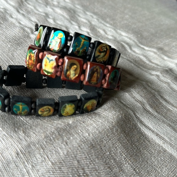 Wooden religious bracelets (3) - Picture 2 of 3